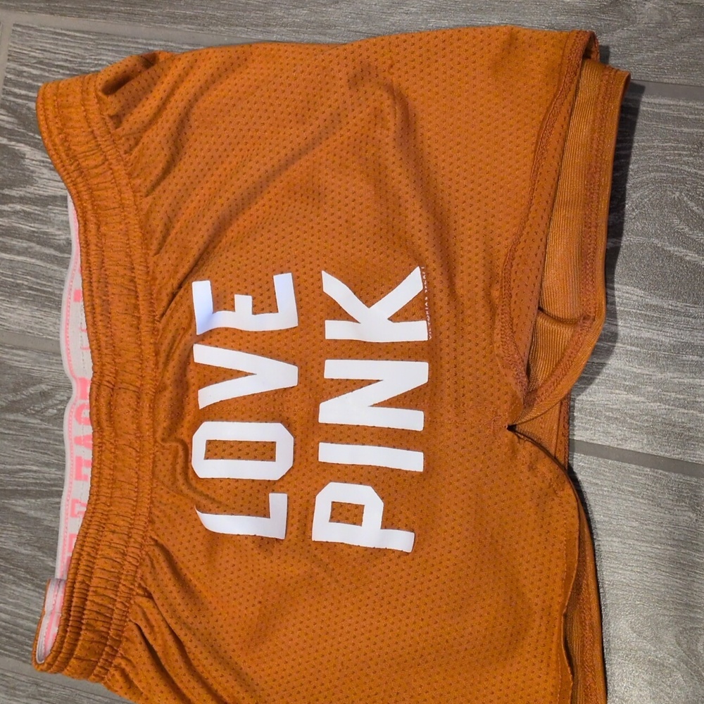 Victoria's Secret PINK Burnt Orange Shorts TEXAS LONGHORNS 🧡🤍🤘 Long retired.